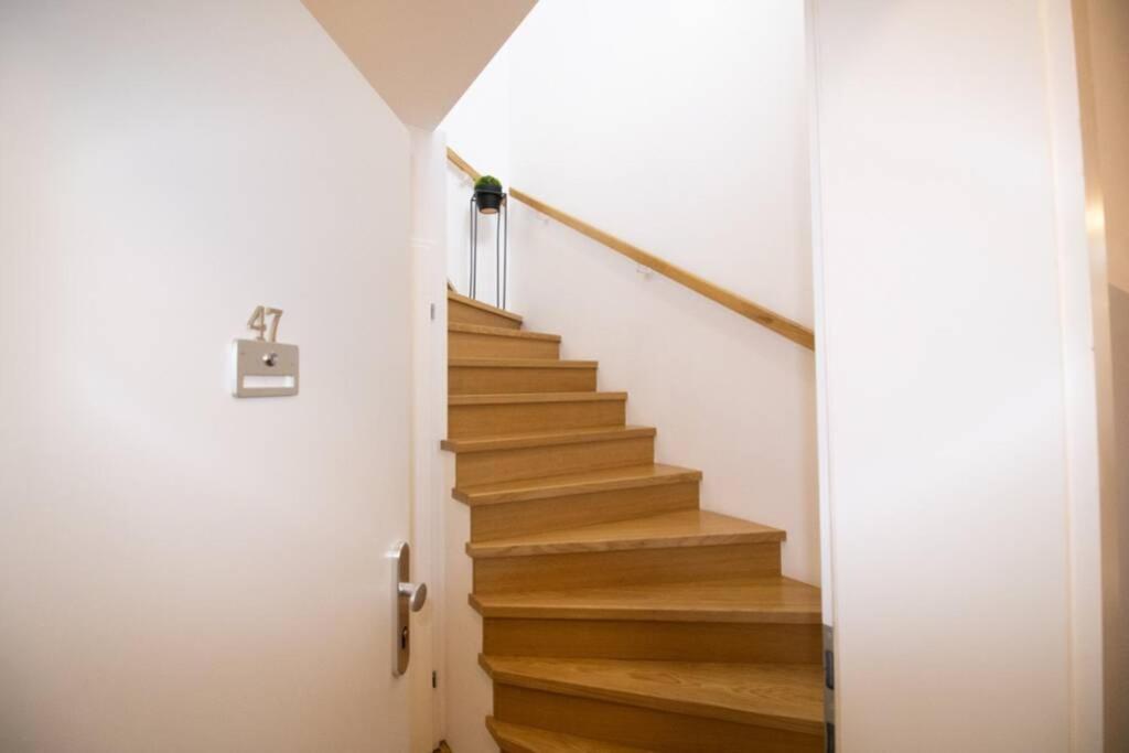 Apartamento Sunny & Cozy Penthouse With Balcony L Dg4'14 Viena Exterior foto