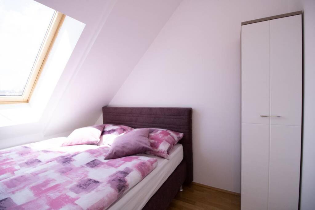 Apartamento Sunny & Cozy Penthouse With Balcony L Dg4'14 Viena Exterior foto