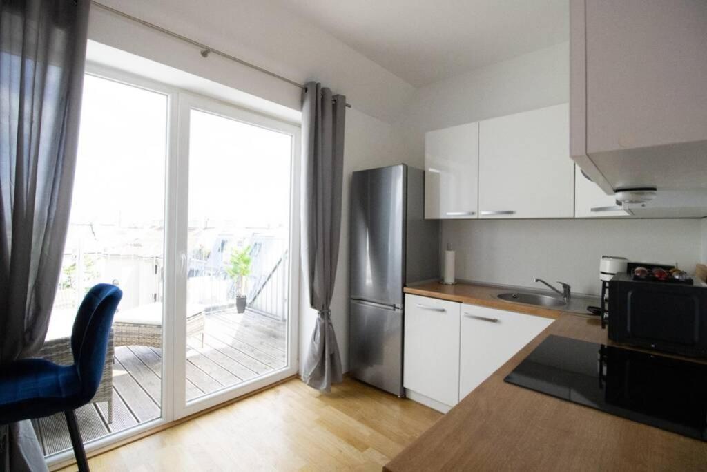 Apartamento Sunny & Cozy Penthouse With Balcony L Dg4'14 Viena Exterior foto