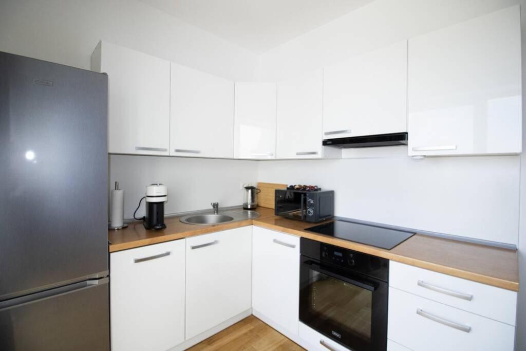 Apartamento Sunny & Cozy Penthouse With Balcony L Dg4'14 Viena Exterior foto