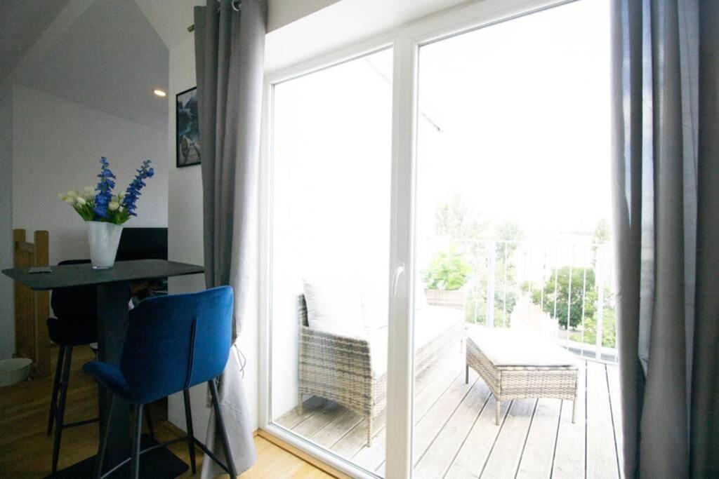 Apartamento Sunny & Cozy Penthouse With Balcony L Dg4'14 Viena Exterior foto